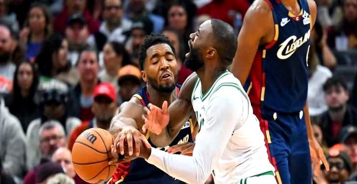 8胜1负的狂热蜜月期，让克利夫兰误以为摸到了总冠军的门槛。直到波士顿人推开这扇门