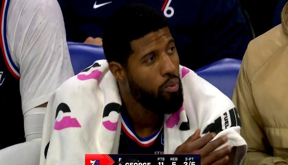 乔治只打17分钟，贡献11分5篮板。
76人主场121-102大胜奇才，乔治首发