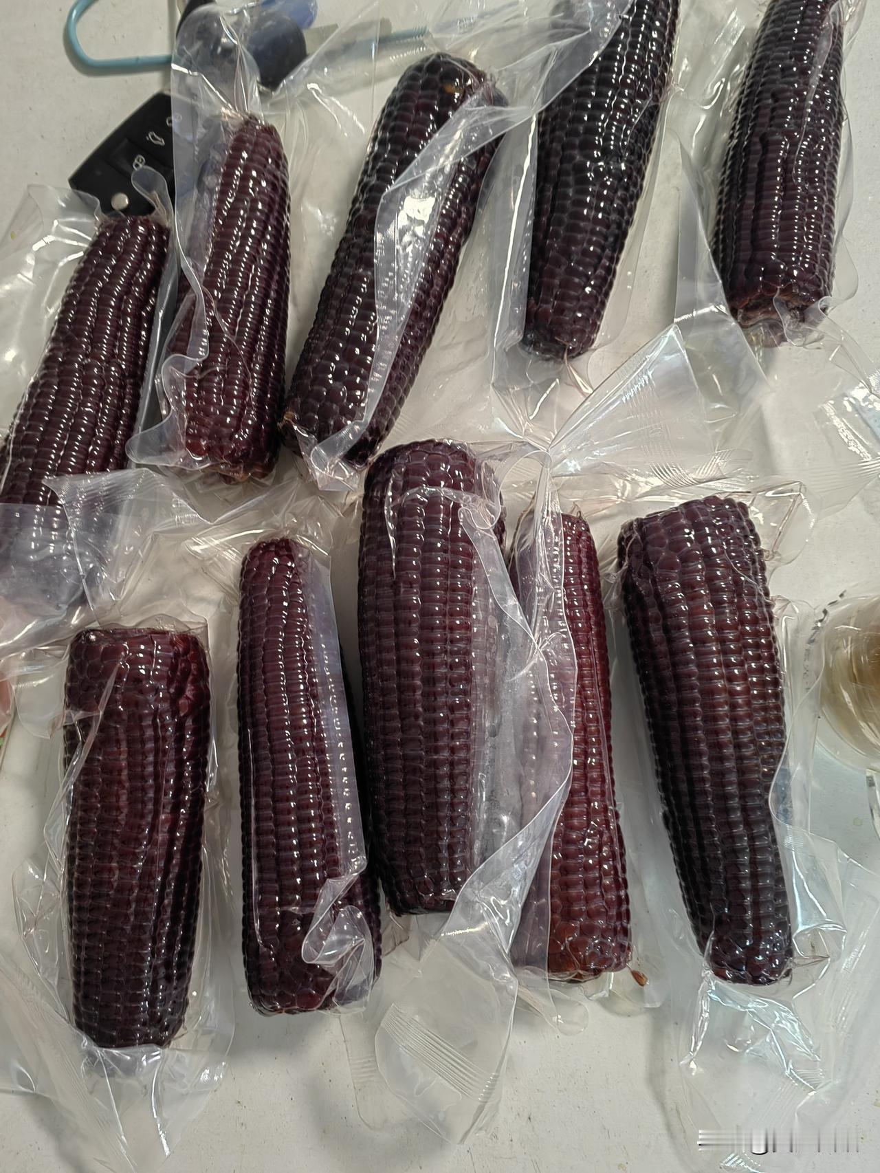 昨天下午打篮球，一个球友说，他之前看上一套房子，之前一路看一路从 500 多涨到
