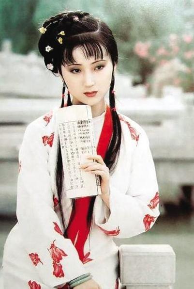 林黛玉的绿窗纱，让贾母十分恼火，王夫人更是如坐针毡

《红楼梦》第四十回，贾母带