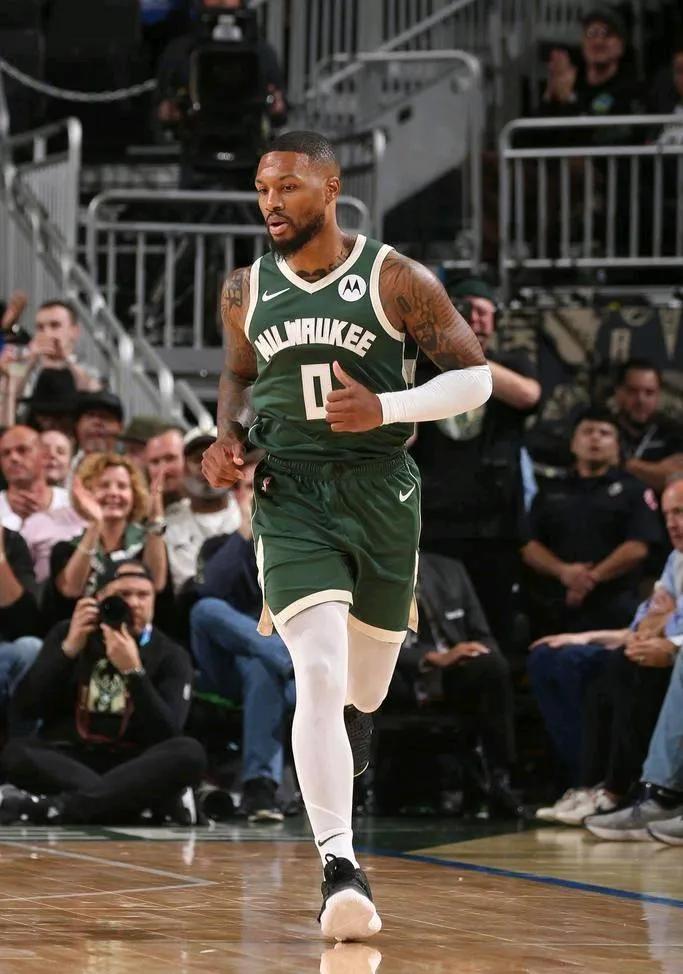 湖人五大补强目标：利拉德、普尔在列

湖人本赛季最大的问题来自后卫线拉塞尔的状态