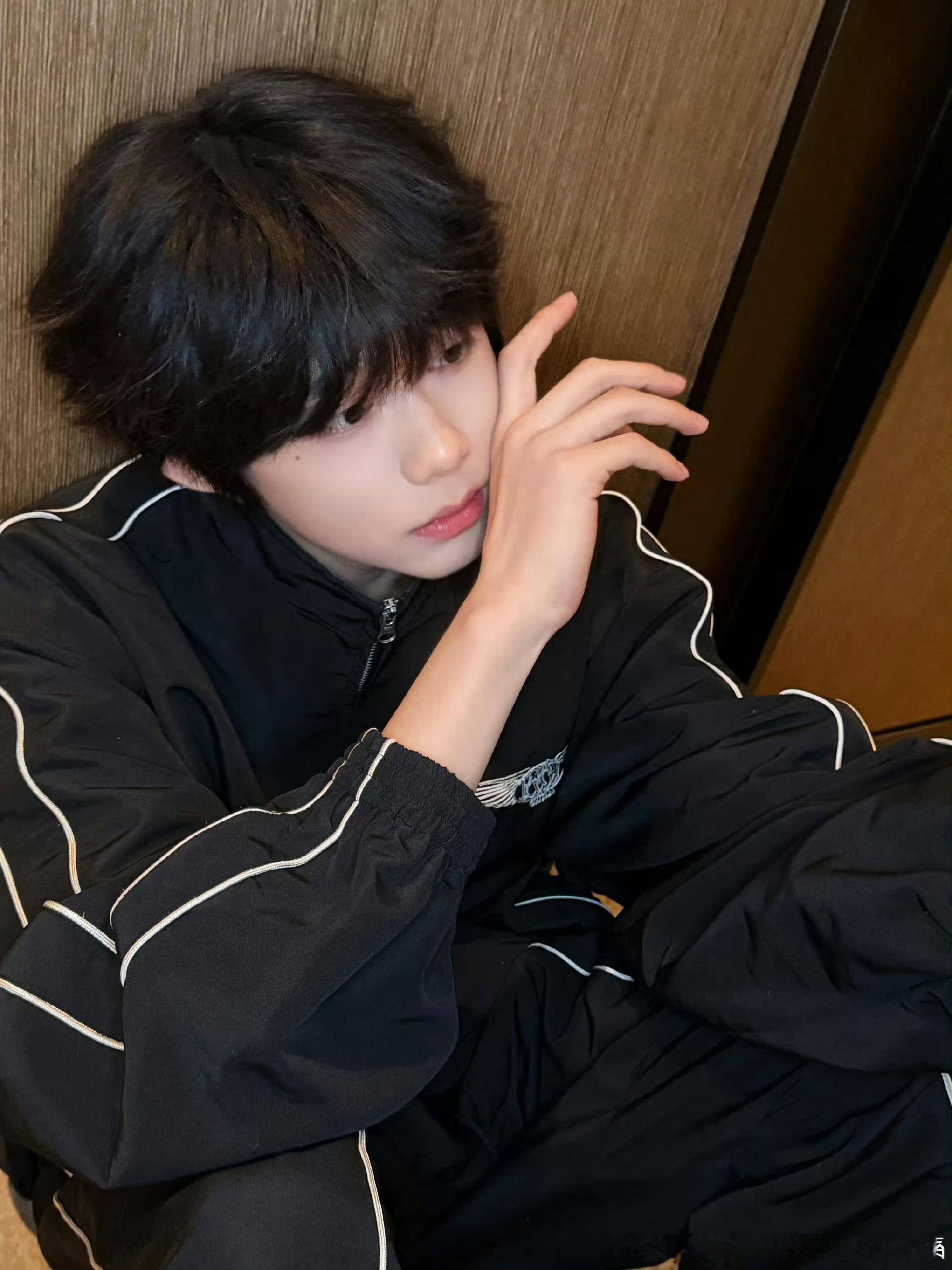 陈奕恒卷毛小狗，阔阔爱爱嘟，喜欢吗 