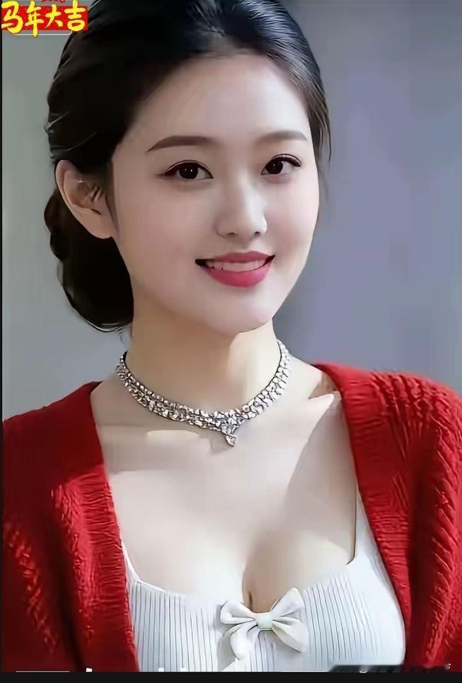 夜盼真心
镜中美颜映月光，
丽质无人赏芬芳。
孤身常念真心伴，
静夜总思旧情长。