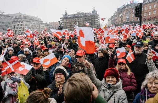 格陵兰人为何拒绝美国的10万美元邀请！

有人问在丹麦生活的朋友，美国人拿出10