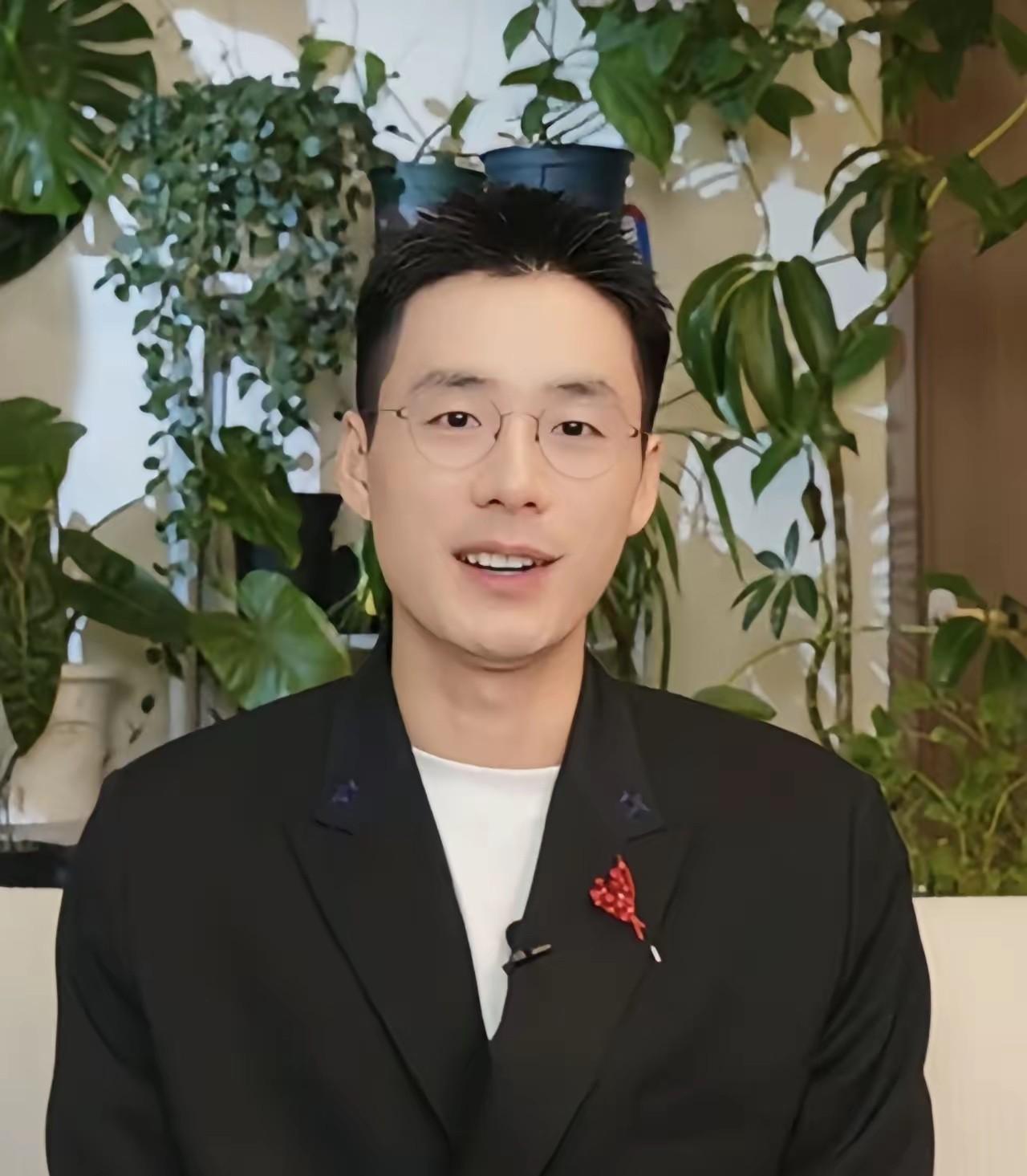 顿顿不仅人长得高大帅气，还很聪明。他才是人间清醒的天花板，看待问题很通透，拎得清