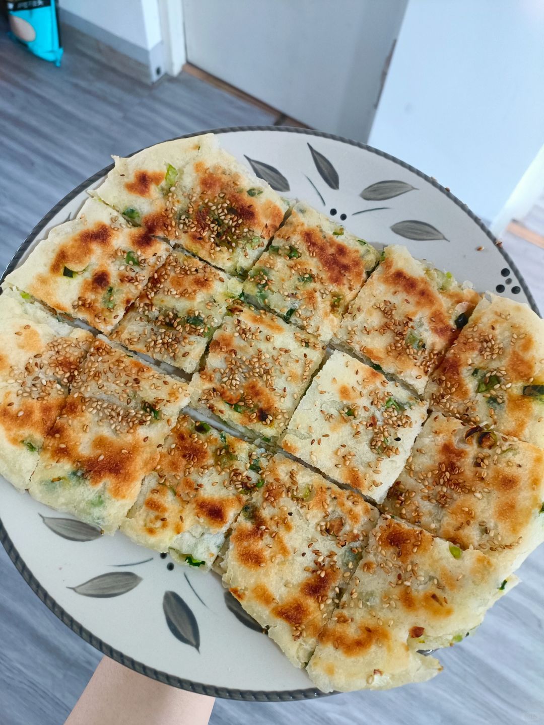 烙饼可以永远相信我！嘎嘎香的葱花发面饼！