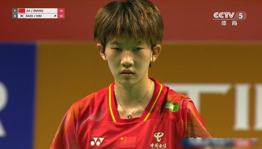 韩国队的三座尤伯杯，全是在决赛里踩着中国队拿的。
我们，16次冠军，历史上的绝