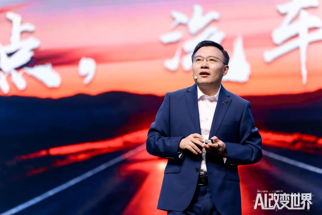 中年男人买“老钱风”衬衫，别只盯着拉夫劳伦
 
很多中年男人买衬衫，眼里只有拉夫