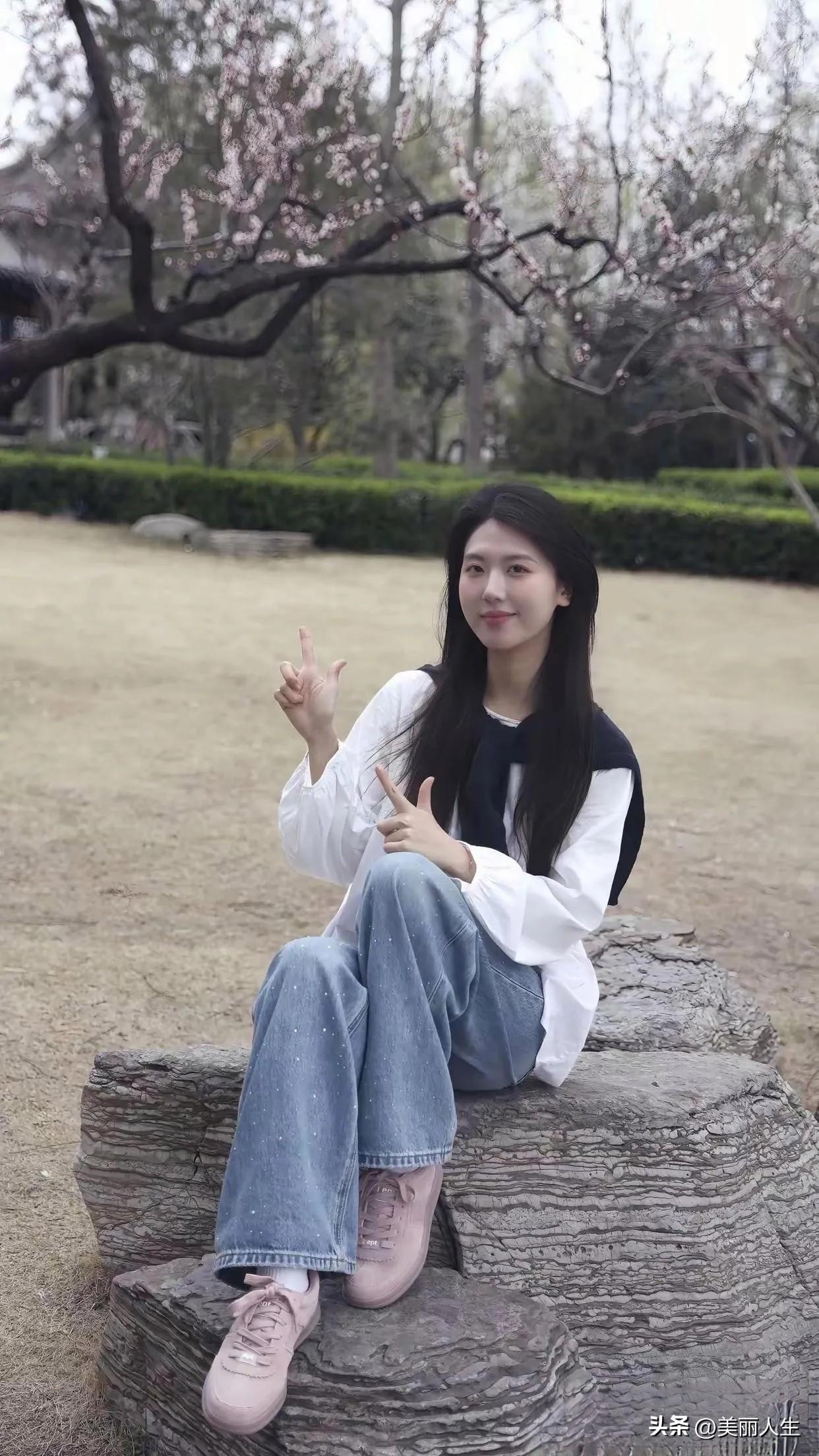 梧桐山毛杜鹃开得很好，爬山两小时看花五小时