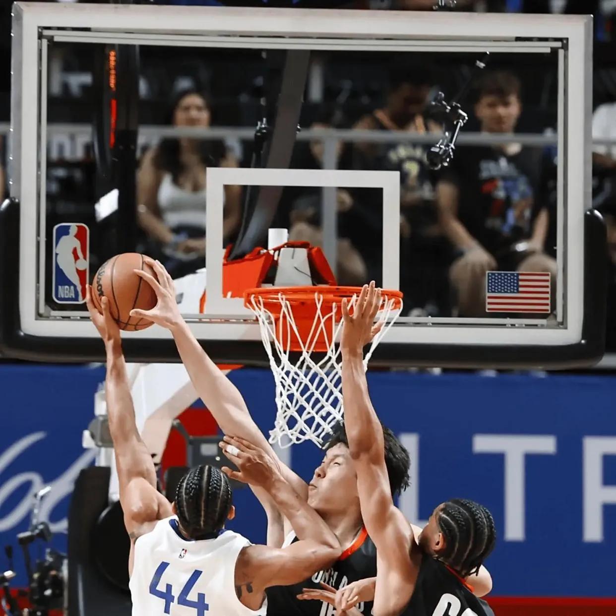 做好准备。杨瀚森下场将对位鹈鹕首发中锋米西 新秀2阵&场均9+8


NBA拉斯