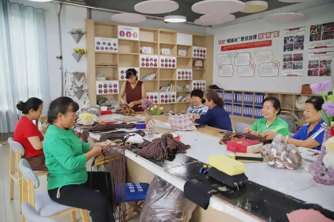 滨州：小区里的手工作坊接外贸大单

据近日工人日报消息:

山东滨州，滨城区市西