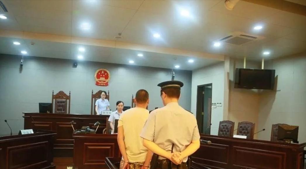 1994年10月29日晚，沈阳，糖尿病中医院院长孙继先趁妻子卢雅娟熟睡之际，偷偷