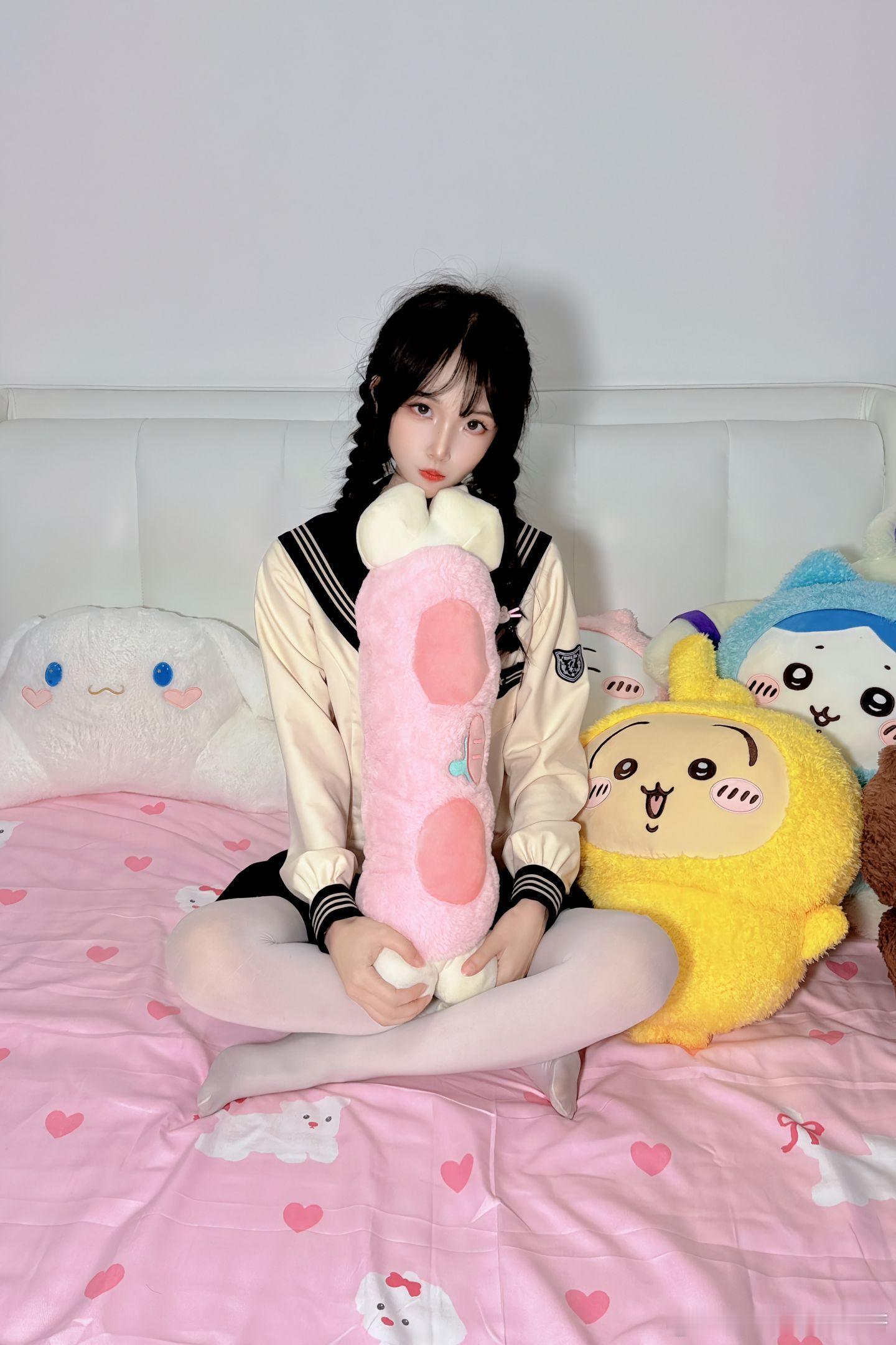 灰色丝袜的可爱～ ​​​