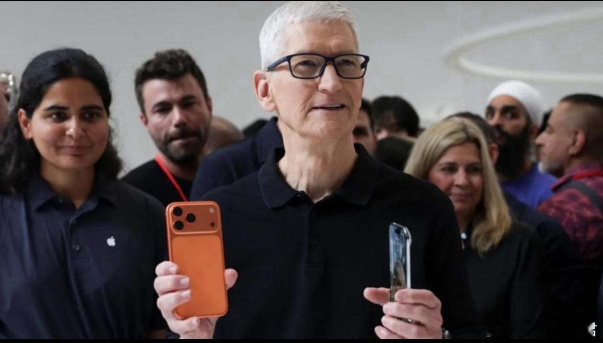 库克你的iPhone在北京烫吗库克：上班哪有时间玩手机🤳🏻你去问问马斯克，他