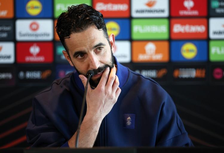 阿莫林谈球队团队精神：我们必须非常团结，才能同甘苦共患难12月4日讯 北京时间今