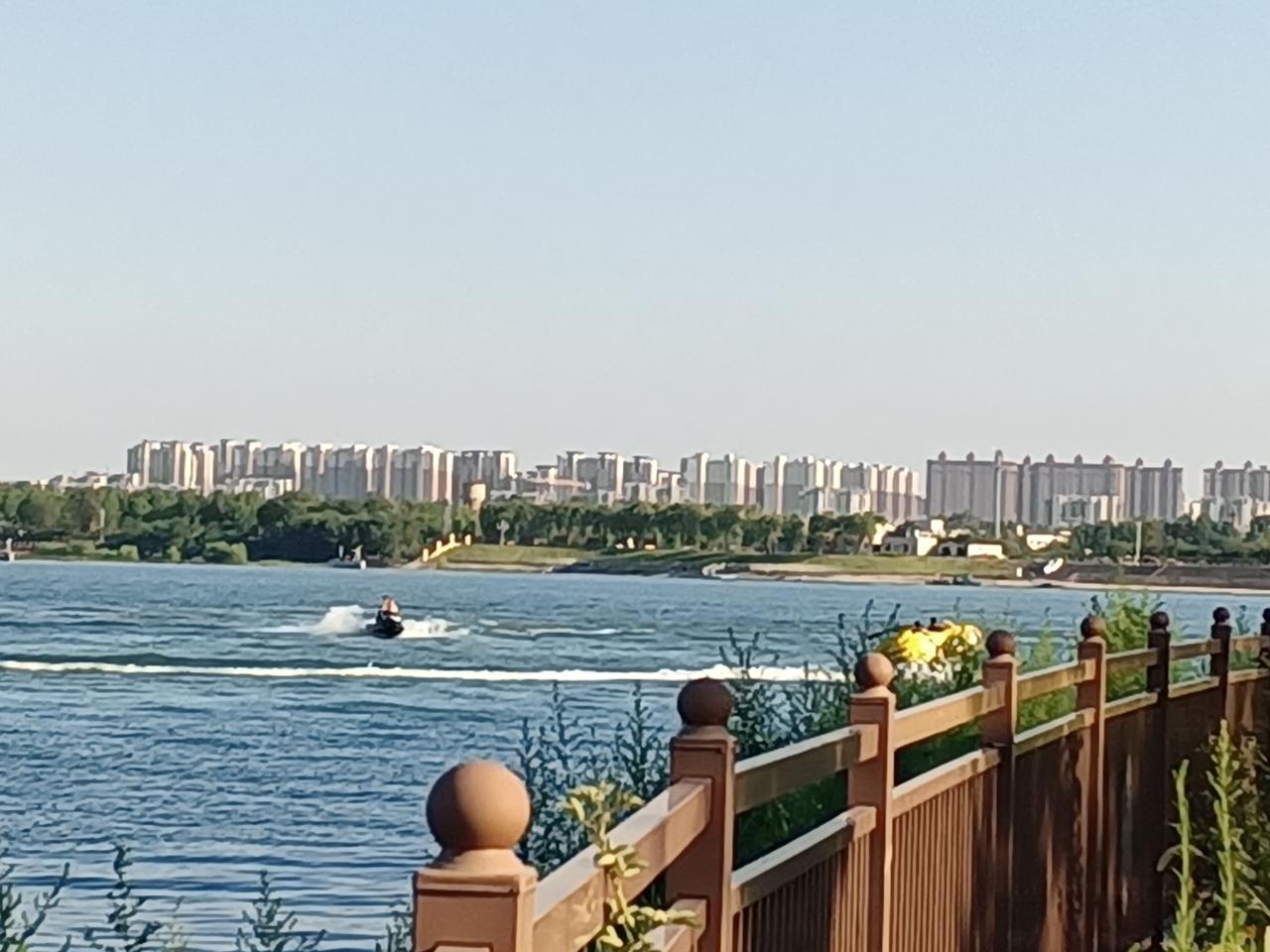 不能骑自行车出去自驾游感觉游玩质量大打折扣。前段时间手受伤不能骑自行车感觉别扭的