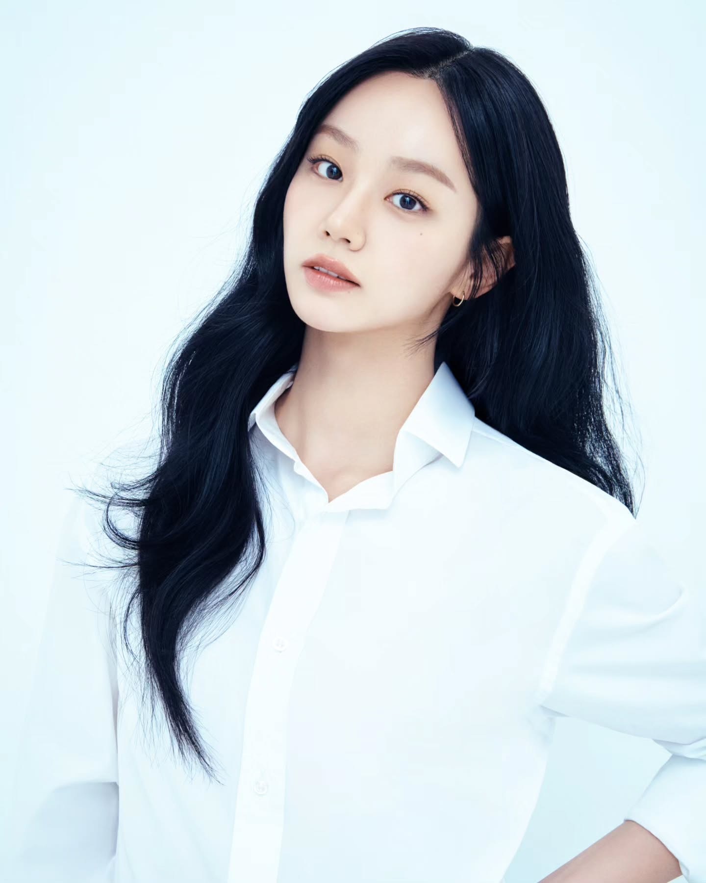 李惠利新简历照 