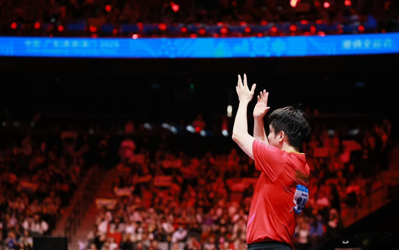 樊振东的实力有多恐怖呢？跳水的双子星大家都知道，全红婵上限和所有人有壁，但陈芋汐