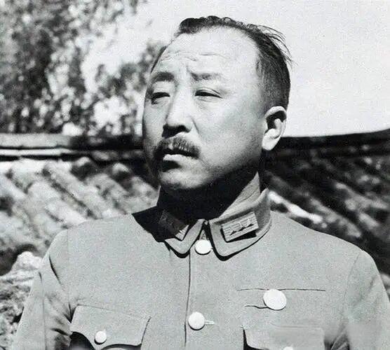 抗战时期七路半将军，大家认识不？后续其主要负责统领远征军滇缅对日作战！老照片