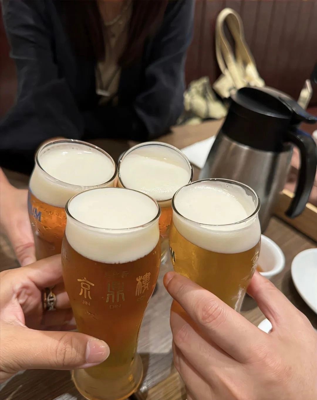 很内向  喝不了也不说  一直喝…… ​​​