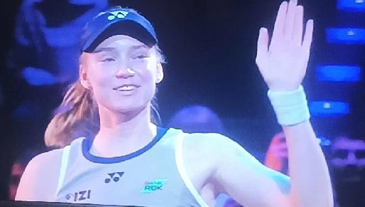 莱巴金娜79分钟横扫穆霍娃，斩获斯图加特站冠军奖杯！
        2026年