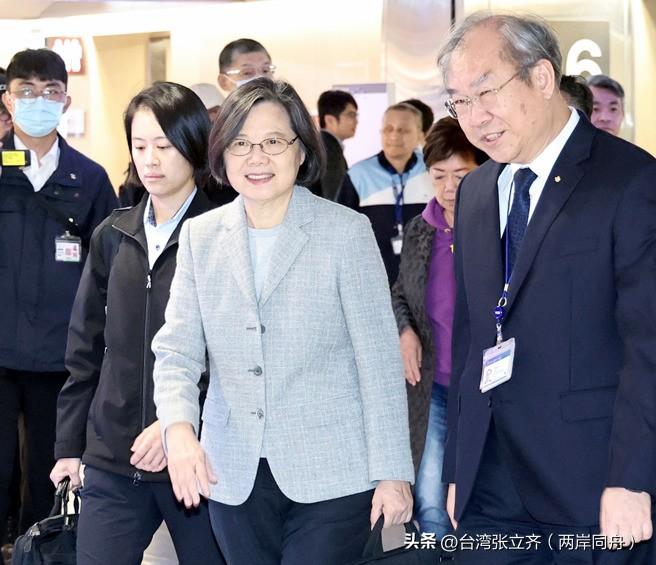 彭文正诉蔡英文论文案定谳，谢寒冰解析：严格来说这不算是败诉
 
蔡英文论文门相关