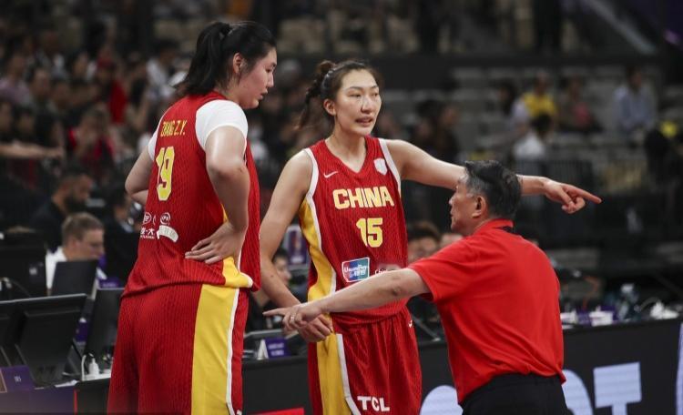 中国女篮强势逆转捷克，晋级世界杯附加赛八强
这一场比赛可以说中国女篮在前两分半钟