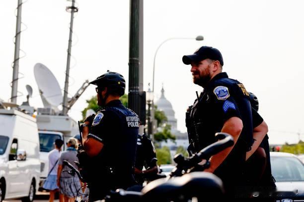 【最新消息：美国华盛顿一夜之间发生7起枪击事件】
华盛顿时间2025年10月25