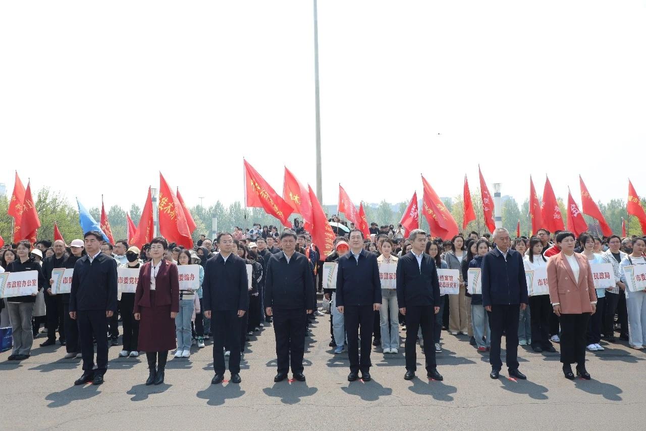 2026年市直机关工委七联联赛启幕并启动首轮拔河跳绳比赛

19日，备受全市干部