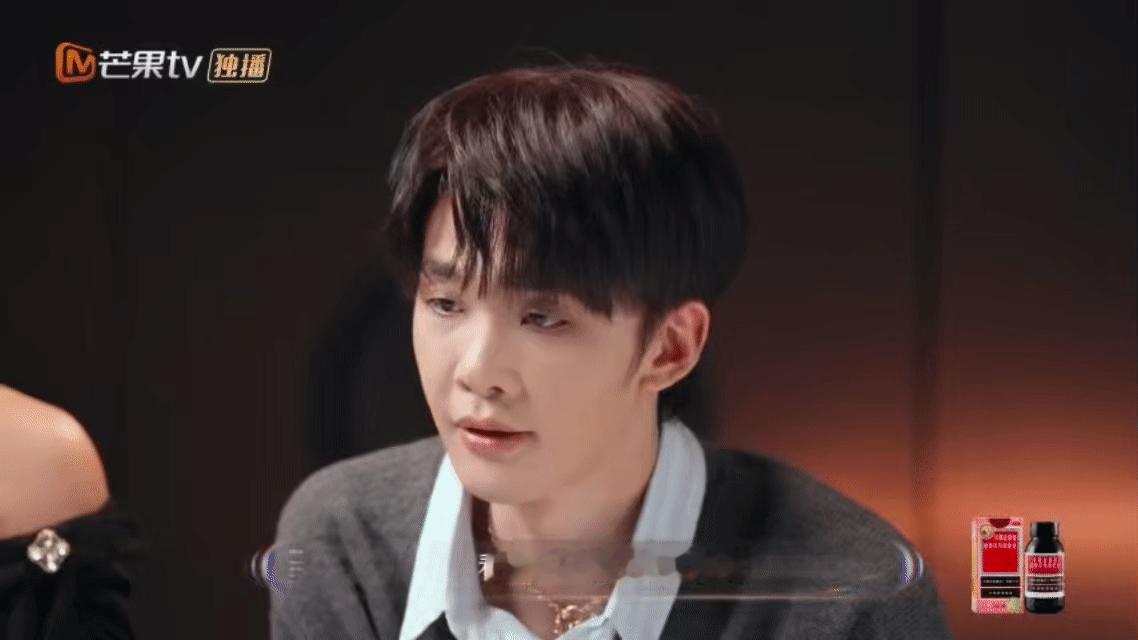 王赫野回应声生不息选曲争议 面对选曲争议王赫野坦诚回应，初衷是用改编为经典旋律添