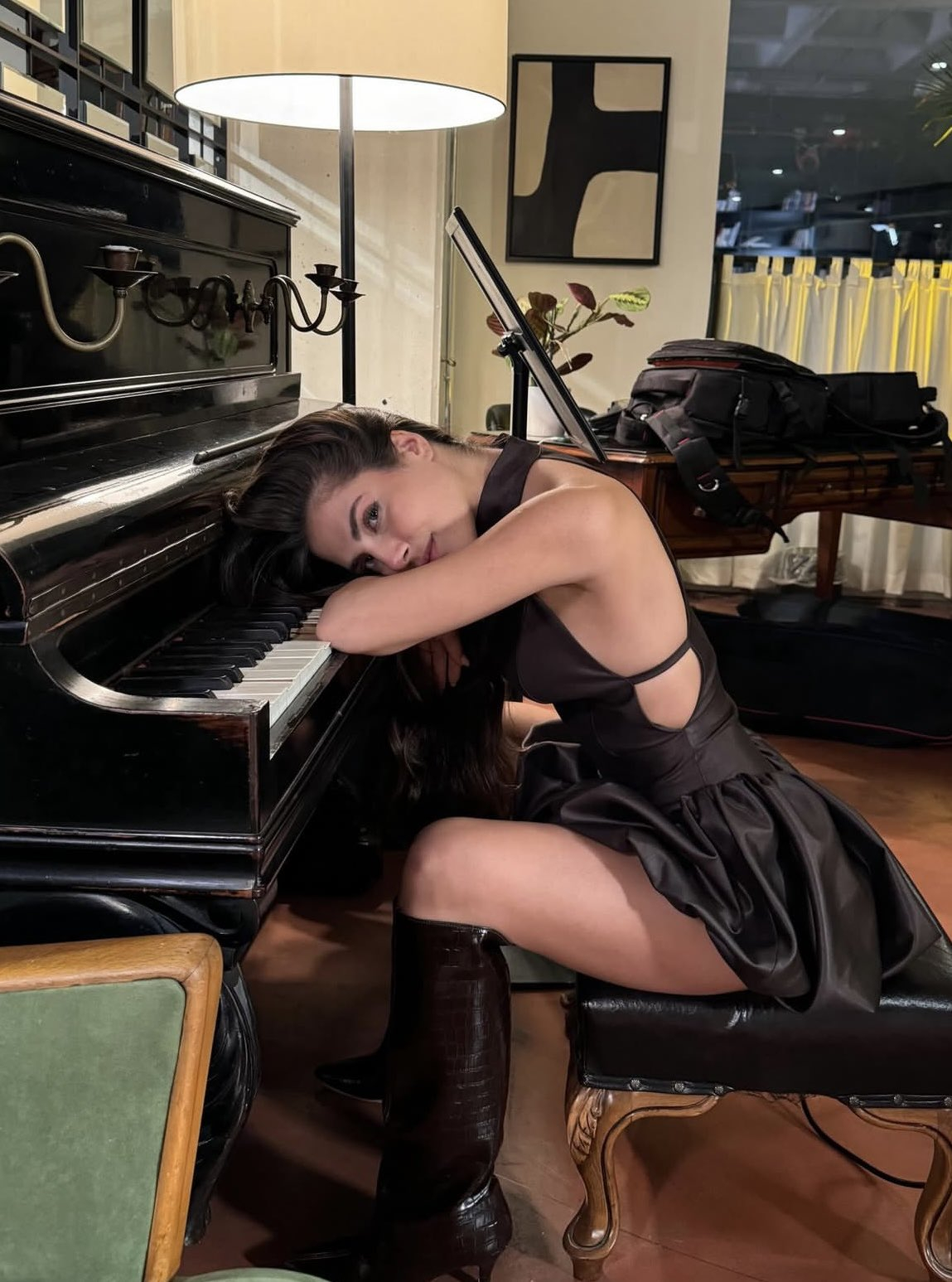 土耳其演员梅莉丝·厄兹契曼 (Melis Özçimen) 