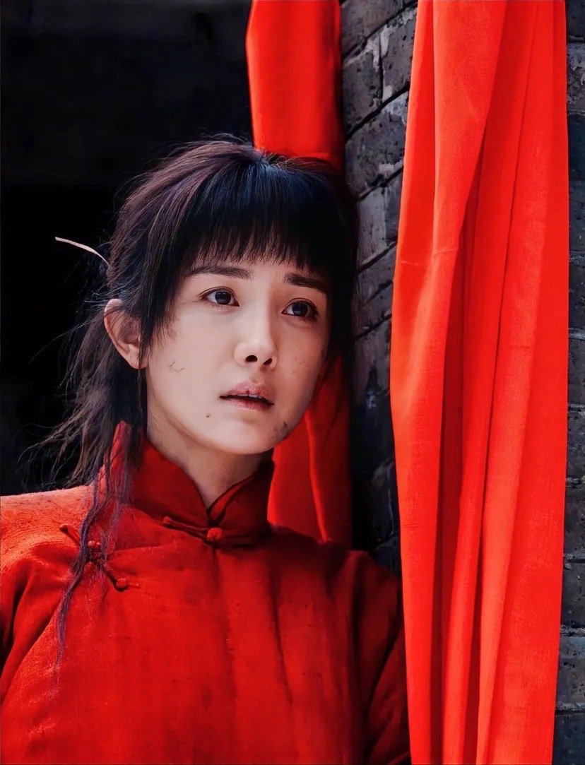 杨幂再不好过如今也好过了杨幂这下出息了！大家再犟下去也没意思了！《生万物》中两位