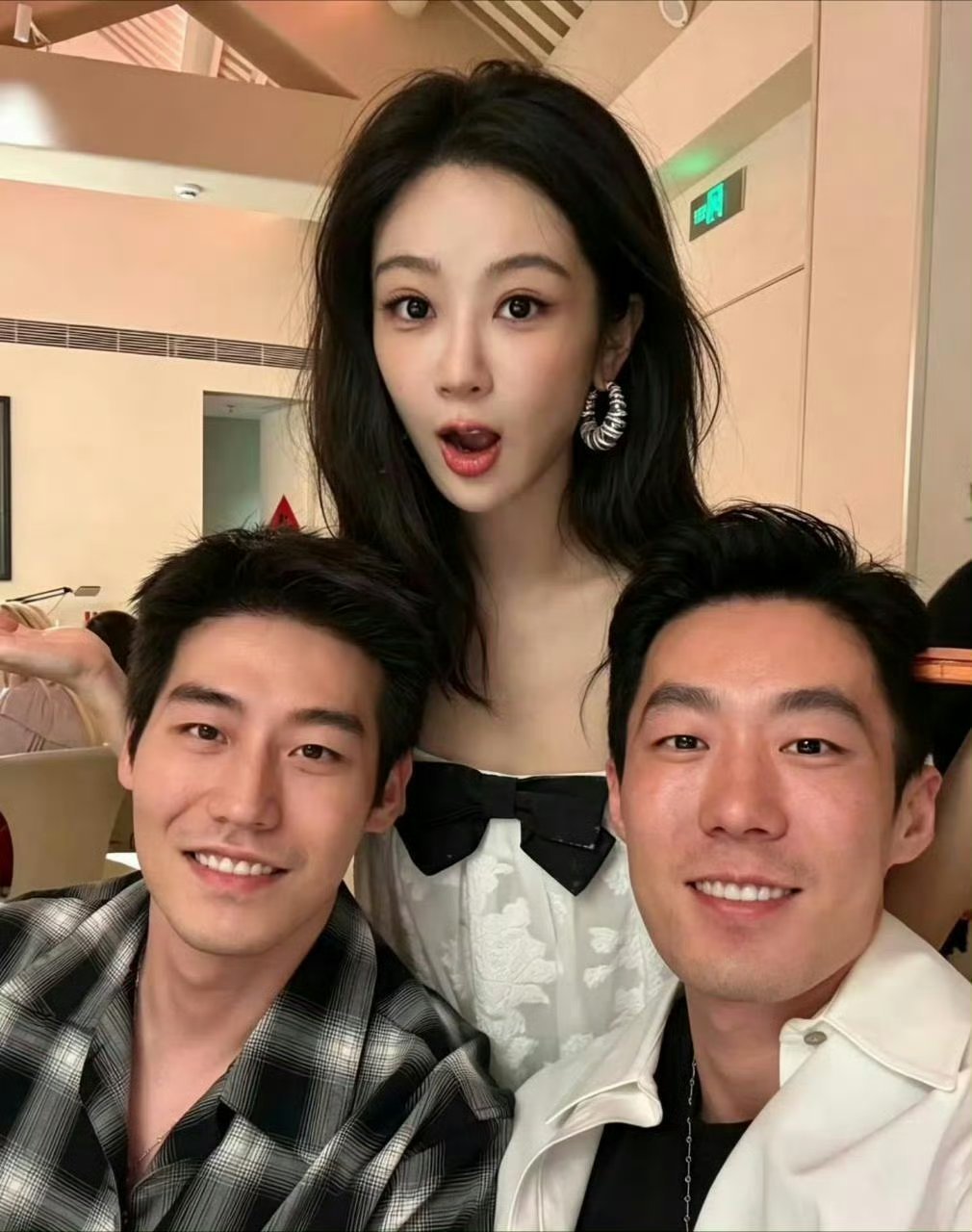 视后依旧美美哒