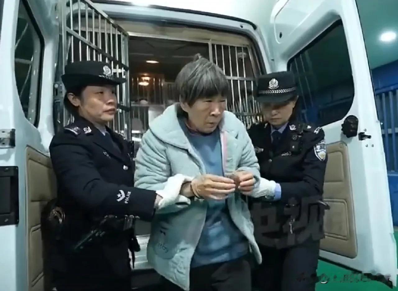 《余华英二审维持死刑：愿天下再无拐》

今天，余华英案二审维持原判死刑。这个元旦