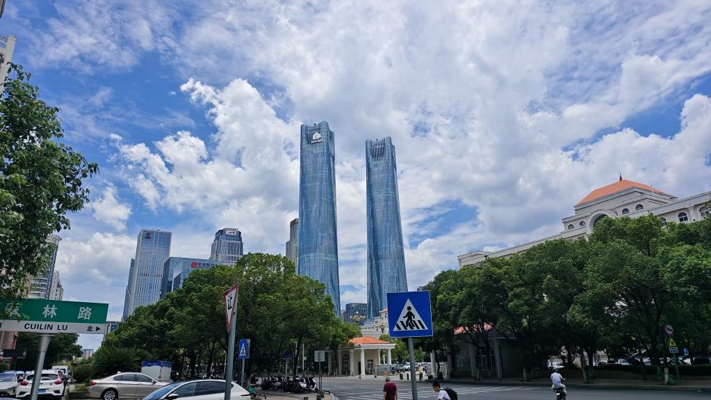 南昌GDP再创新高！

2025年南昌全市地区生产总值8141.69亿元，顺利突