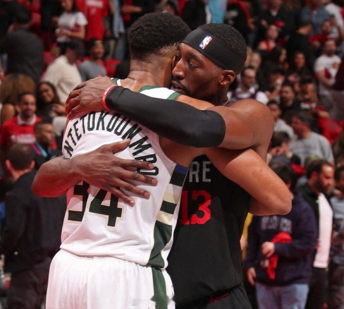 据Howard Beck报道，扬尼斯·安特托昆博表示，如果不是纽约，他“非常希望