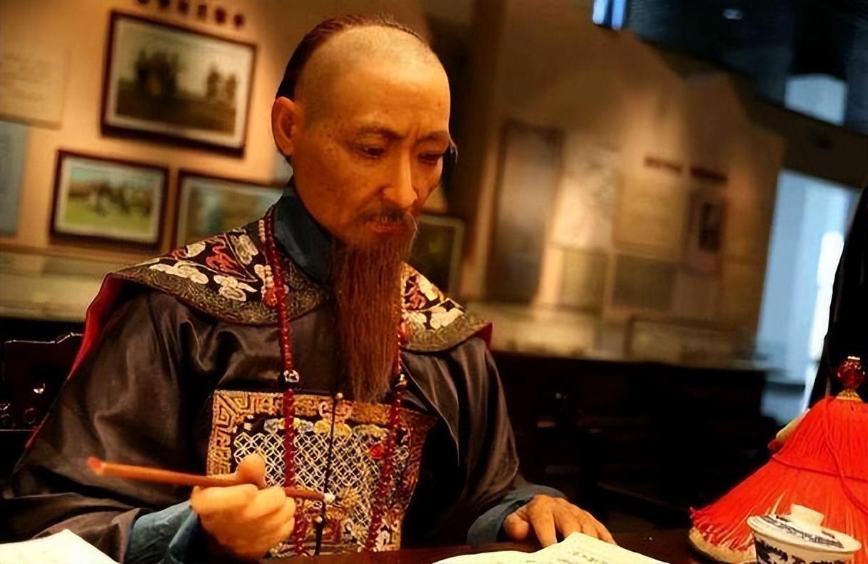 九分钟丢阵地，一天全线溃败，三天老底都被打穿！可笑的是，指挥官桌上全是“敌人求饶