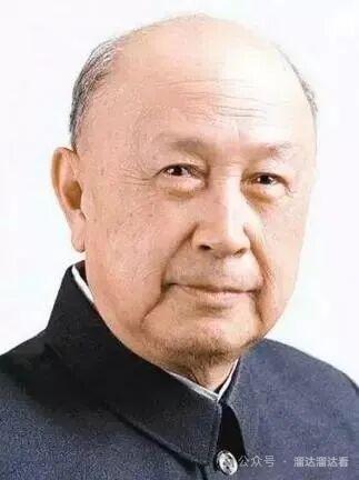 全球战火纷飞，为何没人敢动中国？答案藏在这群"国之脊梁"的传奇里
 
俄乌鏖战未