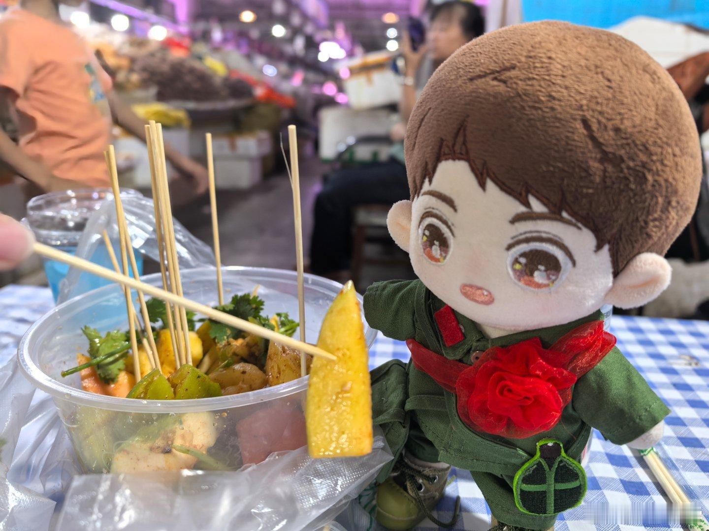 新兵先吃，酸嘢好吃的，牛肉也好吃。[哈哈][哈哈][哈哈] ​​​