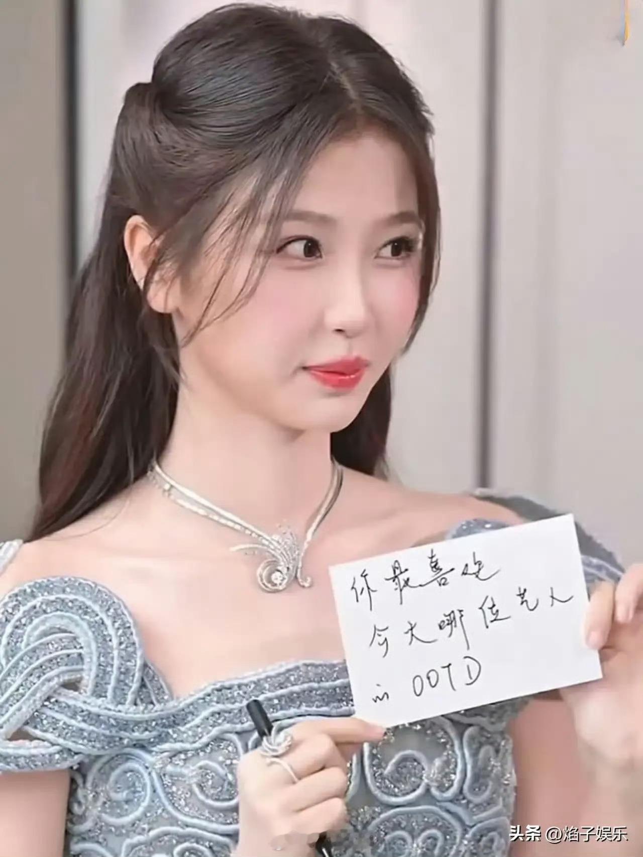 这就是尬黑了 真的有人觉得天字不会写吗 ​​​