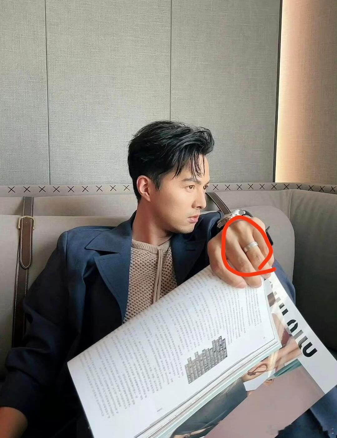叶祖新已经结婚了吗？五月八号的工作室发的图也戴了戒指 