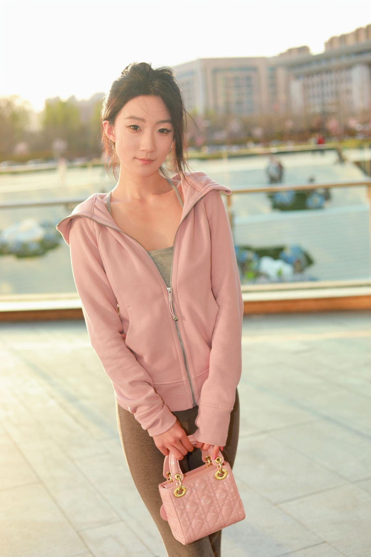 人像摄影约拍跟拍万象城春季偶遇随拍原创原图直出照片我镜头里的美女定格美好瞬间留下