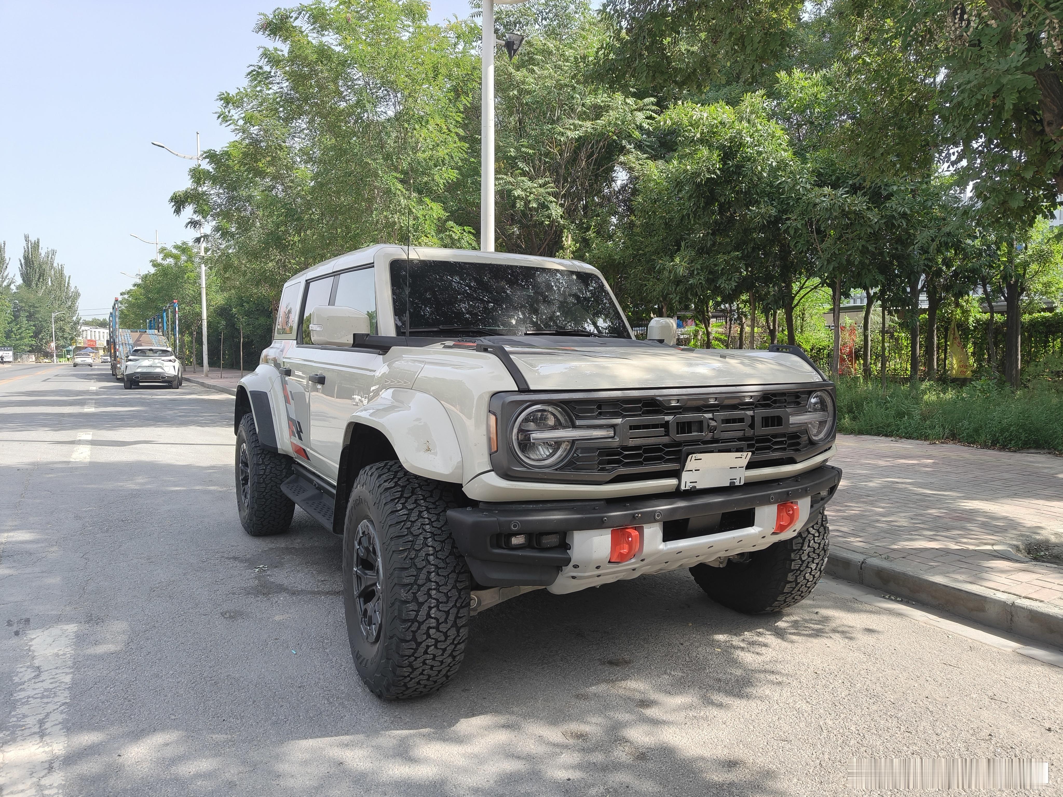 爆了四个侧气帘+主驾气囊的烈马猛禽轩言车语汽车资讯我与汽车的日常福特烈马子轩实拍