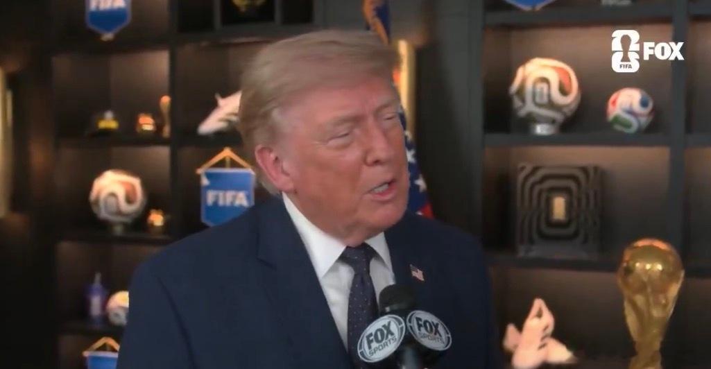 ‼️特朗普：“我一直很喜欢罗纳尔多，我一直很喜欢梅西。我最近刚见到梅西……他们的