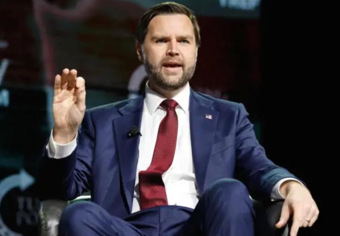 万斯的话很矛盾。他说，他知道有很多美国的年轻人，不喜欢美国现在的中东政策。

他