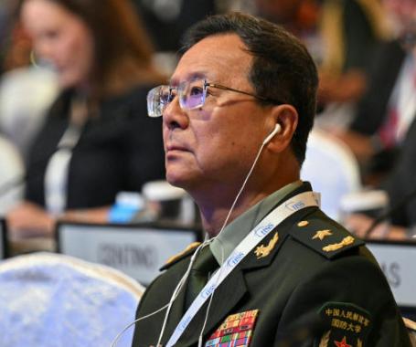 中国外交与军方代表强硬发声，明确提出 "两大要件" 是台海和平稳定的唯一保障。