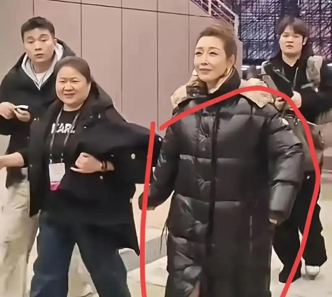 14900一件羽绒服，只暖2.8℃
 
实测Moncler、波司登、某电商199