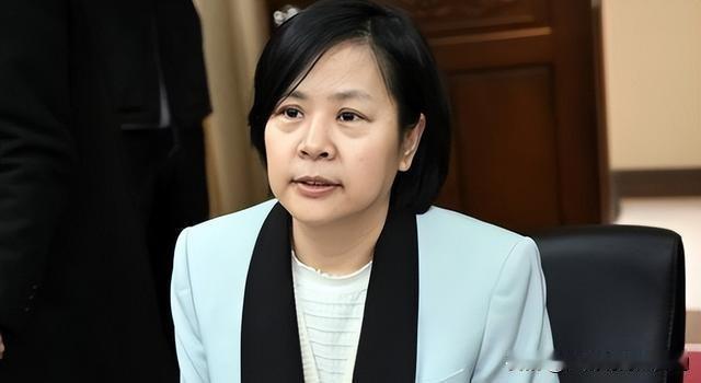 陆配李贞秀这几天在台湾政坛火了，她以后的出路，最好是成立一个陆配党台湾 李贞秀 