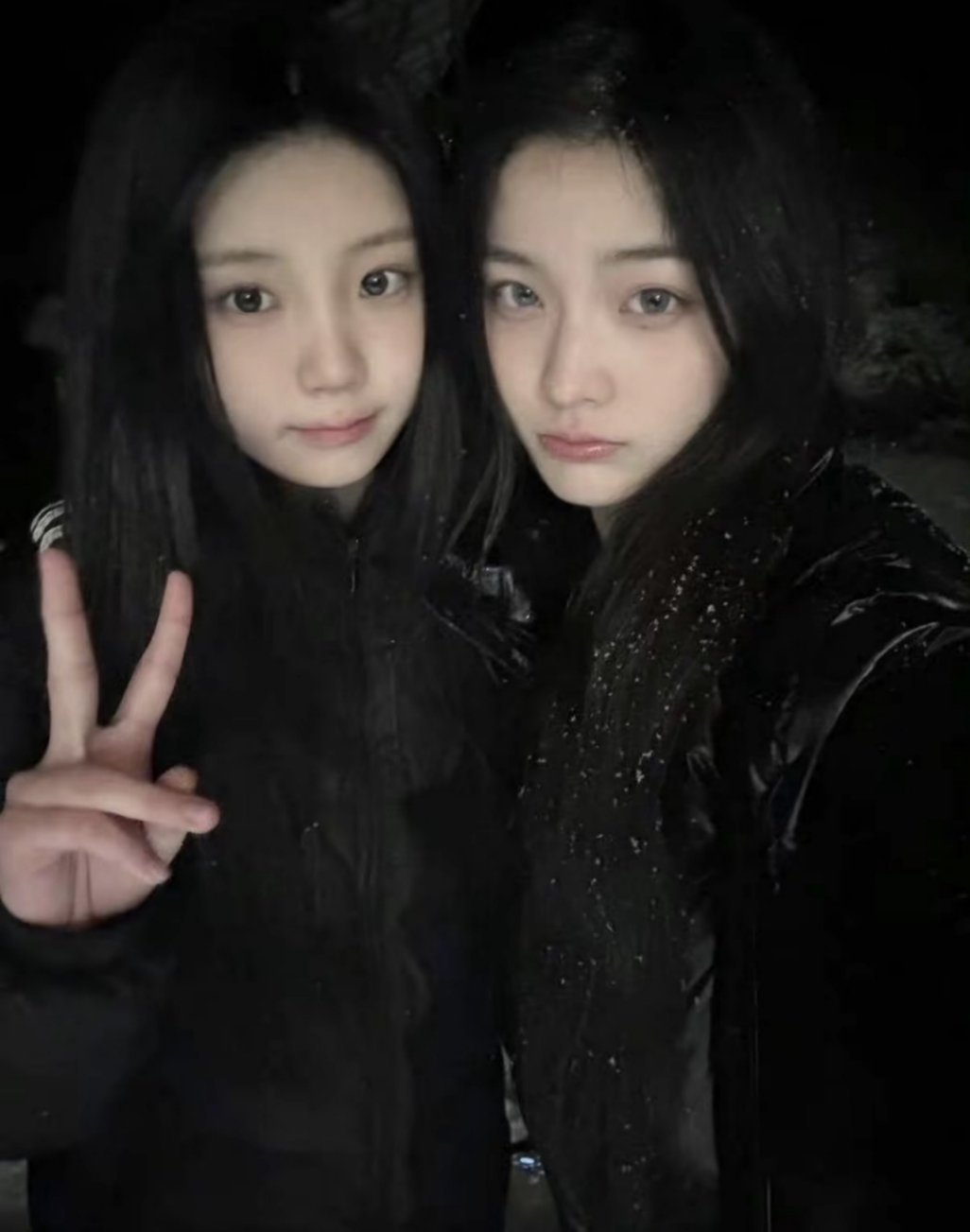 kpop界的双生爱豆 【李沅禧 外园彩羽】长相完全相反的两个小孩 