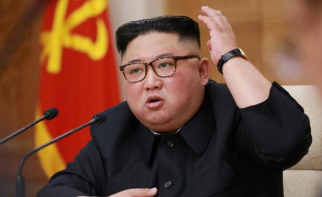 朝鲜终于出手了！金正恩亲自现身，一枚导弹砸向了日本海。

2025年12月24日